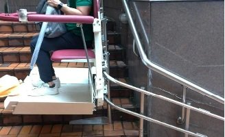 貼心的樓梯升降椅CF-200完工 – 台北松山區