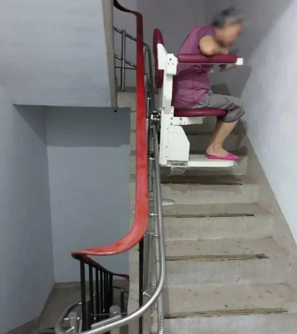 井字型樓梯升降椅