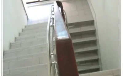 前鎮潭家樓梯升降椅