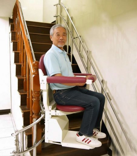 舒適、可靠的樓梯升降椅乘坐體驗